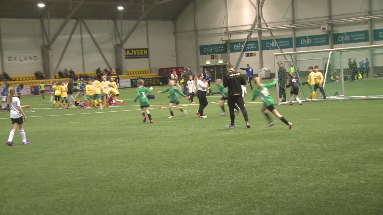 Spillerne var dommere i Legea Cup